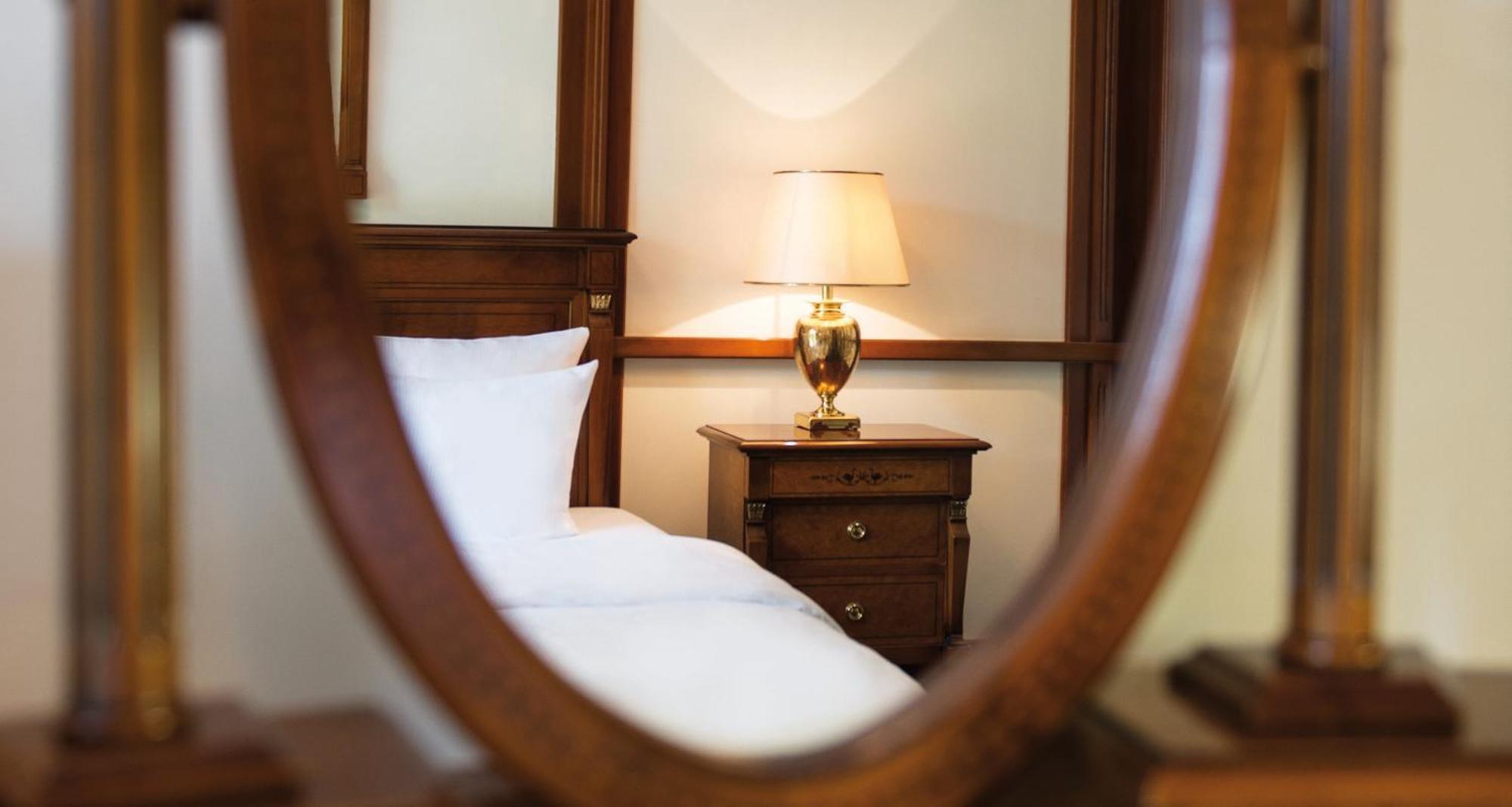 Victor'S Residenz-Hotel Saarbrücken Rom bilde